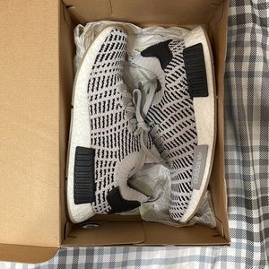 ADIDAS NMD R1 STLT PK SIZE 7 (NEW IN BOX) GREY
